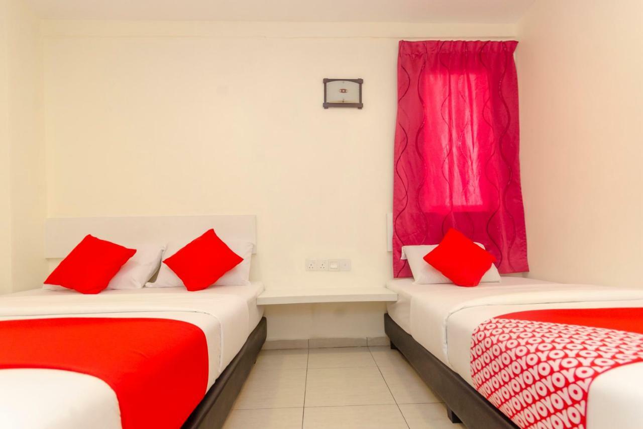 Oyo 1010 Skudai Hotel Exterior foto