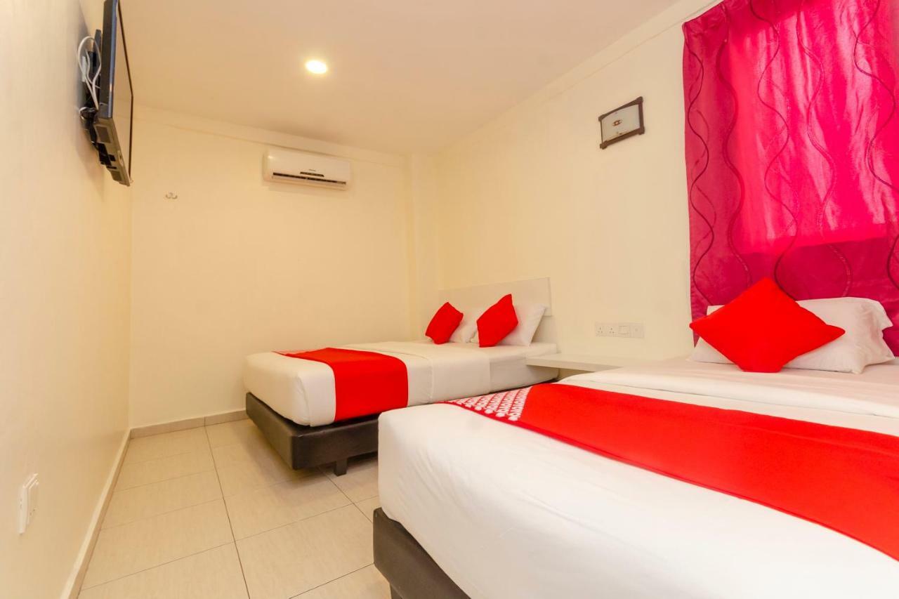 Oyo 1010 Skudai Hotel Exterior foto