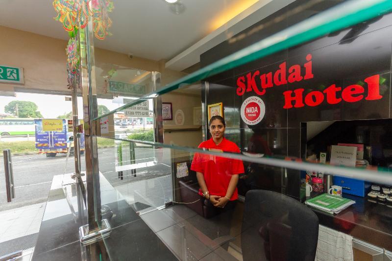 Oyo 1010 Skudai Hotel Exterior foto