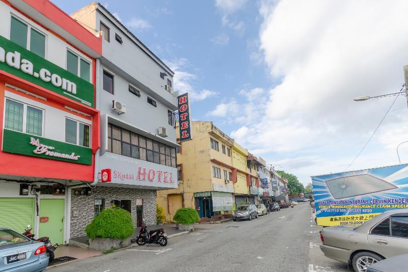 Oyo 1010 Skudai Hotel Exterior foto