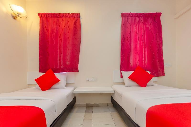 Oyo 1010 Skudai Hotel Exterior foto